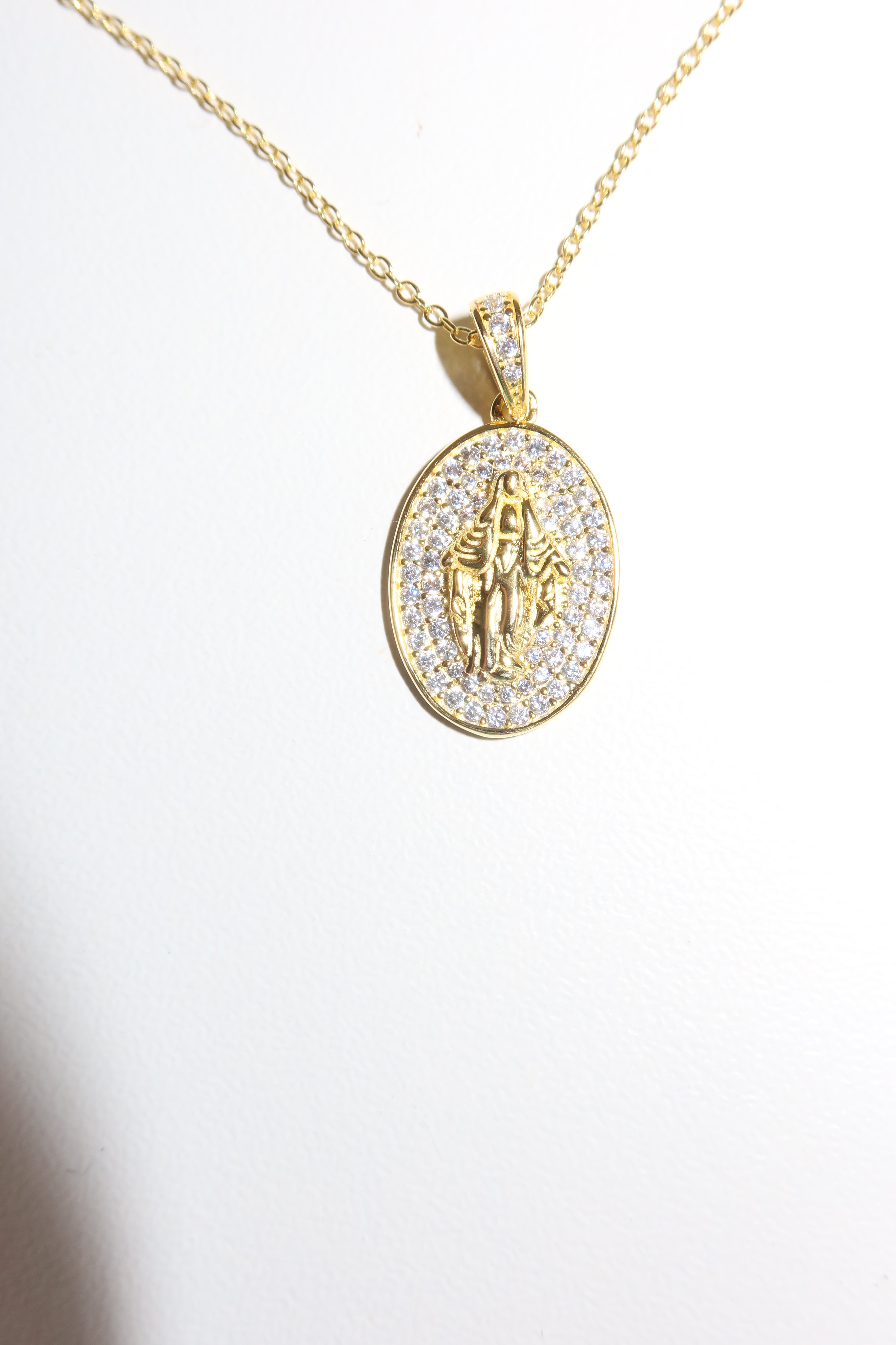 Collana madonna pavè