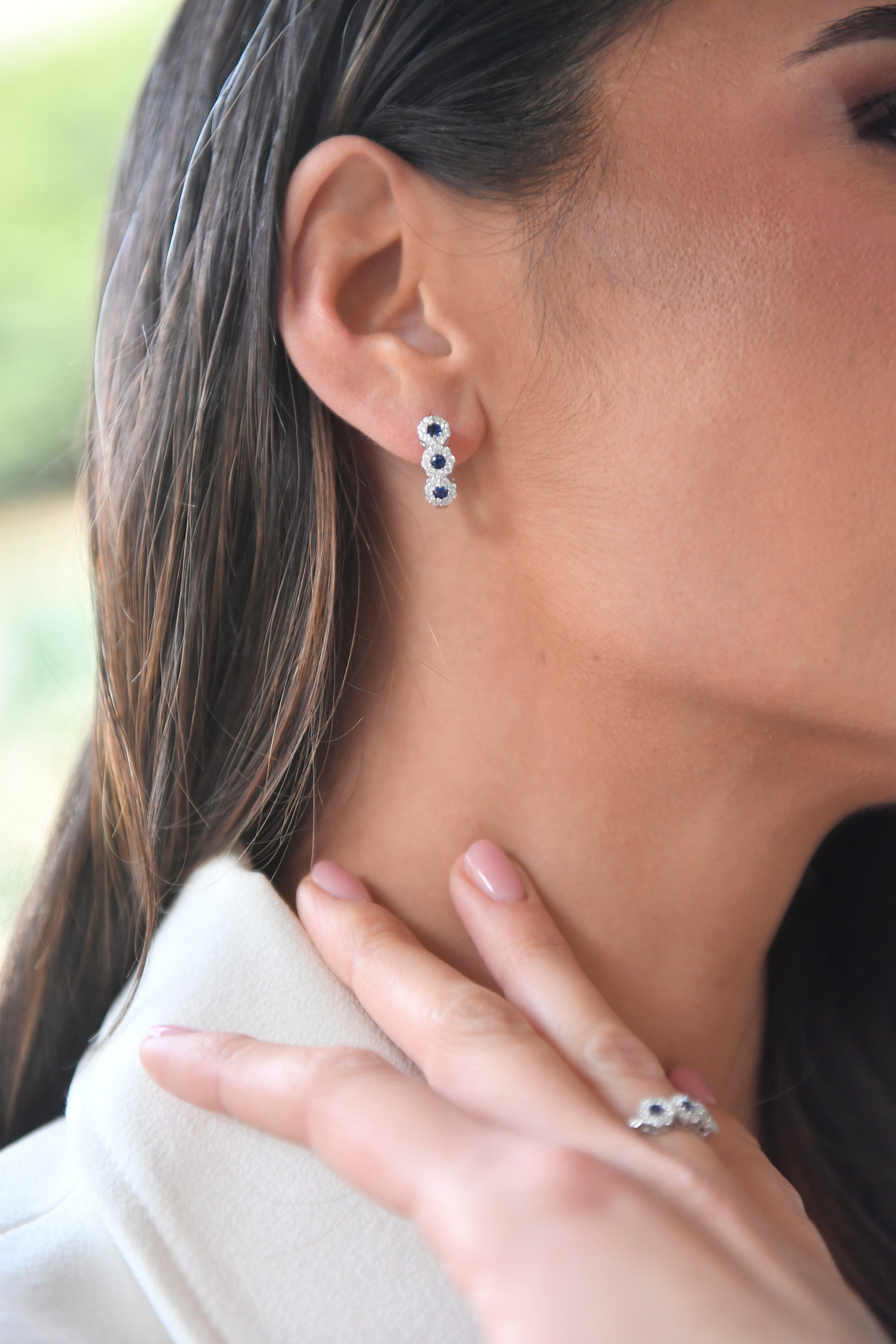 ORECCHINI CERCHI 3 FIORI  BLU