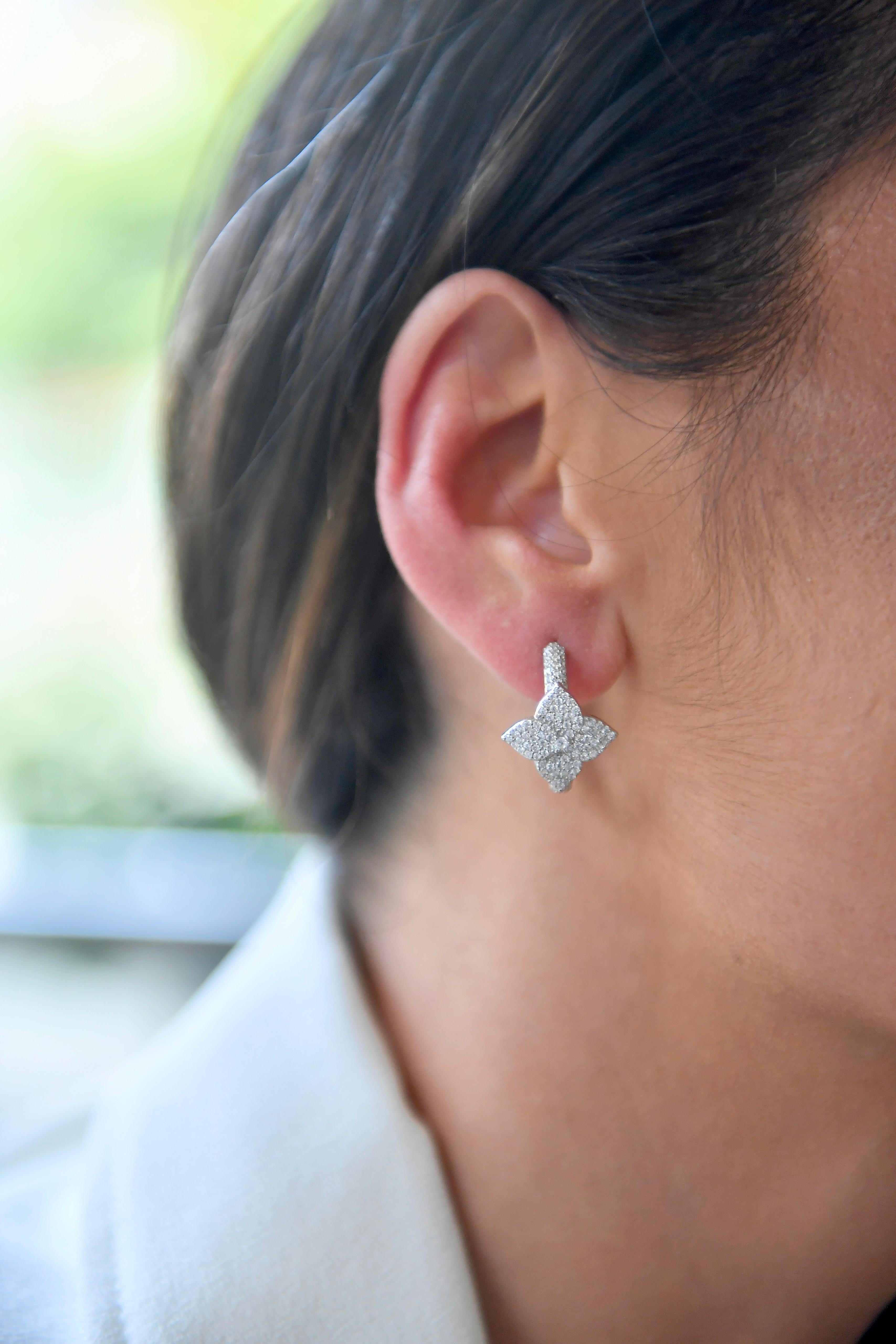 ORECCHINI FIORE DI GALA